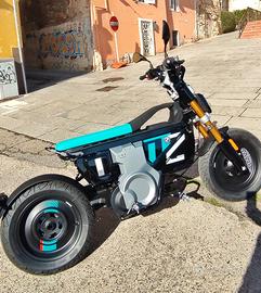 BMW CE 02 (11Kw) - 2024