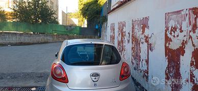 Ford Ka grigia buone condizioni