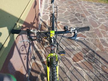 2 MTB da 26, pollici,18 rapporti