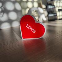 lampada a cuore con testo personalizzabile 