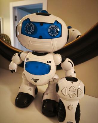 robottino elettronico con telecomando 