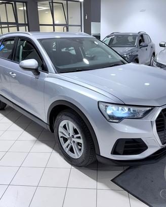 AUDI Q3 35 TDI S tronic Business SPORT