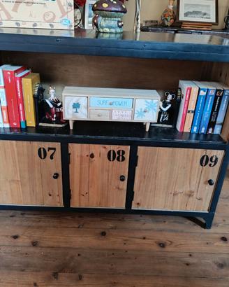 credenza vintage