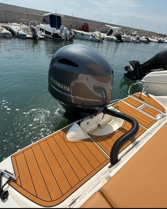 Gommone 5,90 motore 115 nuovo