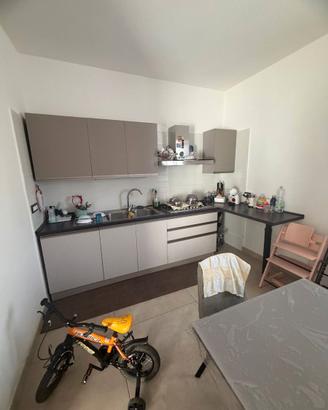 CUCINA DI 3,60 M + 1,48 M di sneck