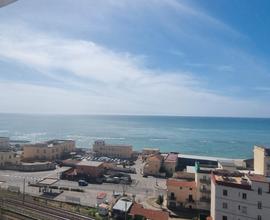 Arredato piano alto vista mare