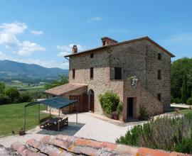 Casale in campagna tra Umbria e Toscana 10+2 letti