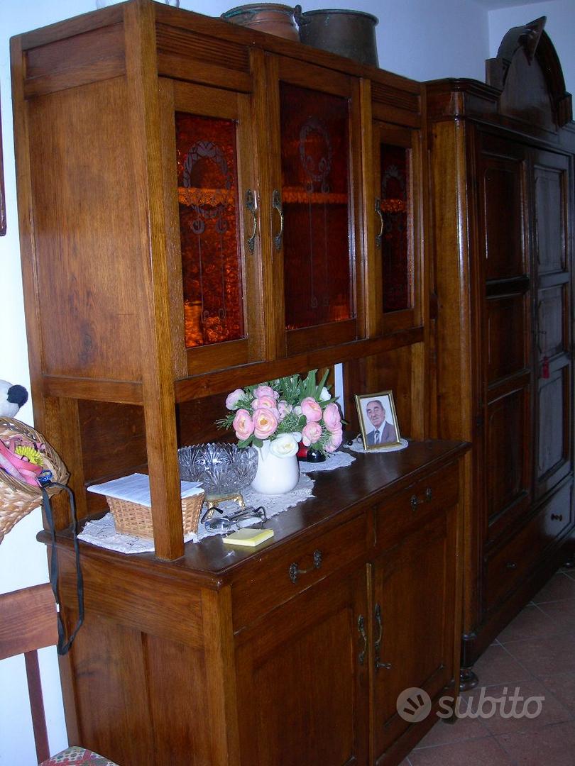 Credenza con alzata a vetrina in rovere chiaro. USATA – ANTIQUARIEIN