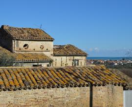 Casolare e terreno con vista sul mare - R46