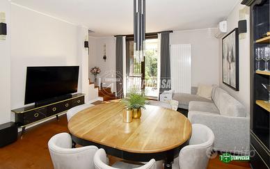 VILLA RISTRUTTURATA IN CONTESTO ESCLUSIVO - VIA 1