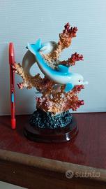 Soprammobile con delfini