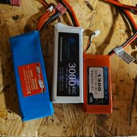 Set di 3 batterie Lipo 2S con caricabatterie 