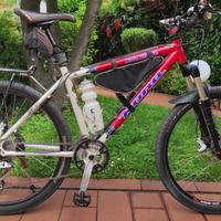 MTB KONA pronta per cicloturismo
