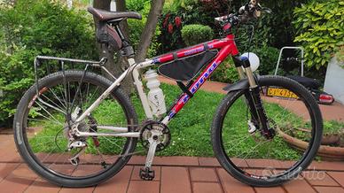 MTB KONA pronta per cicloturismo