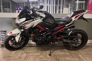 Kawasaki Z 900 Super Naked