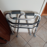 Deambulatore pieghevole