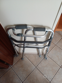 Deambulatore pieghevole