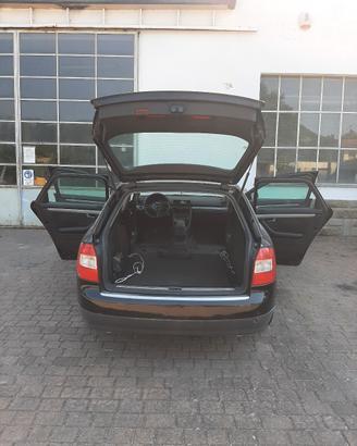 Pezzi Audi A4 b6 2.5 TDI - Listino in descrizione