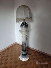 Colonna con lampada