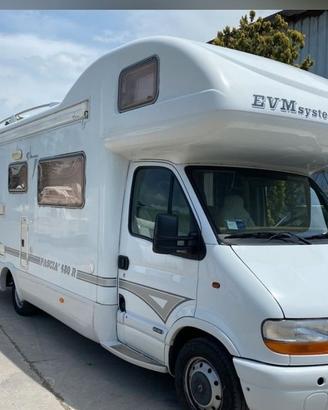 Camper mansardato monoscocca vetroresina