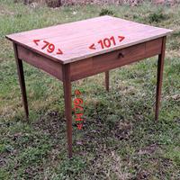 Tavolo scrittoio tradizionale in legno con cassett