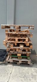pallet in legno rotti 