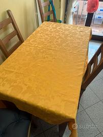 Stock tovaglie quadrate per ristoranti