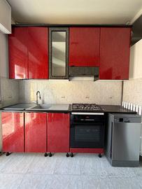 Cucina completa 2 lati con forno, piano cottura