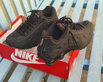 scarpe Nike Shox R4 nuove n. 38 nere originali 