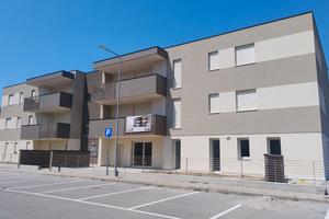 Unità tutta indipendente - quasi finita 3 camere