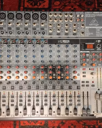 Mixer Behringer XENYX X2222USB