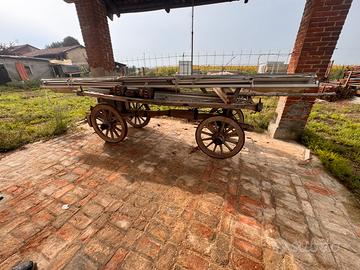 Antico carro agricolo