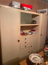 Vecchia credenza