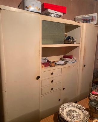 Vecchia credenza
