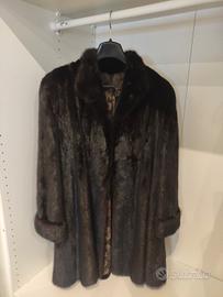 Pelliccia di Visone Corta Colore Nero