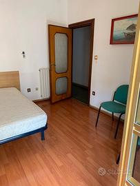 Ampia camera vomero centro