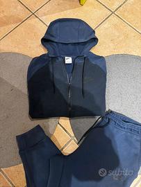 Completo nike tech