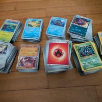 Lotti 100 carte Pokemon 