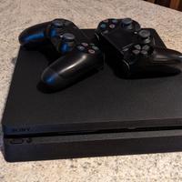 PS4 slim 1TB + 2 controller + 5 giochi