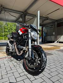 Ducati monster 696