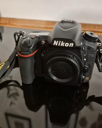Nikon D750 (3420 scatti)