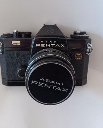 Pentax ES con due obiettivi