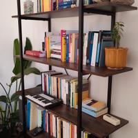 libreria stile industriale 
