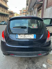 Lancia ypsilon 2013