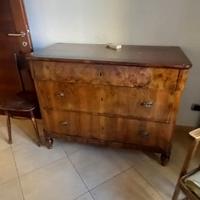 cassettone in legno lucido