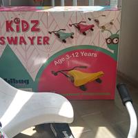 Carrellino o veicolo serpeggiante carrettino