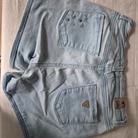 Shorts da ragazza marca Guess