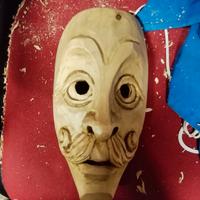 maschera tradizionale in legno 