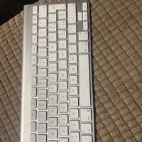 Magik keyboard 1 gen wirless