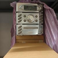 Stereo hi-fi compatto con lettore CD e radio